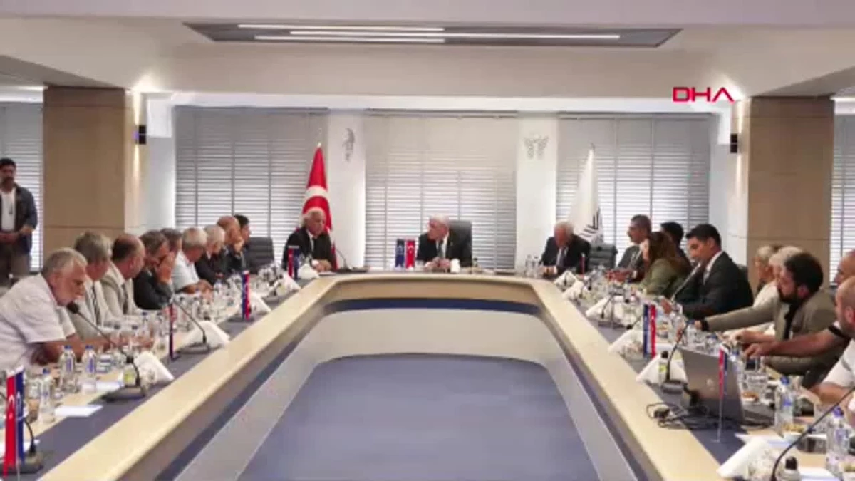 İYİ Parti Genel Başkanı Müsavat Dervişoğlu İstanbul İl Başkanlığını Ziyaret Etti