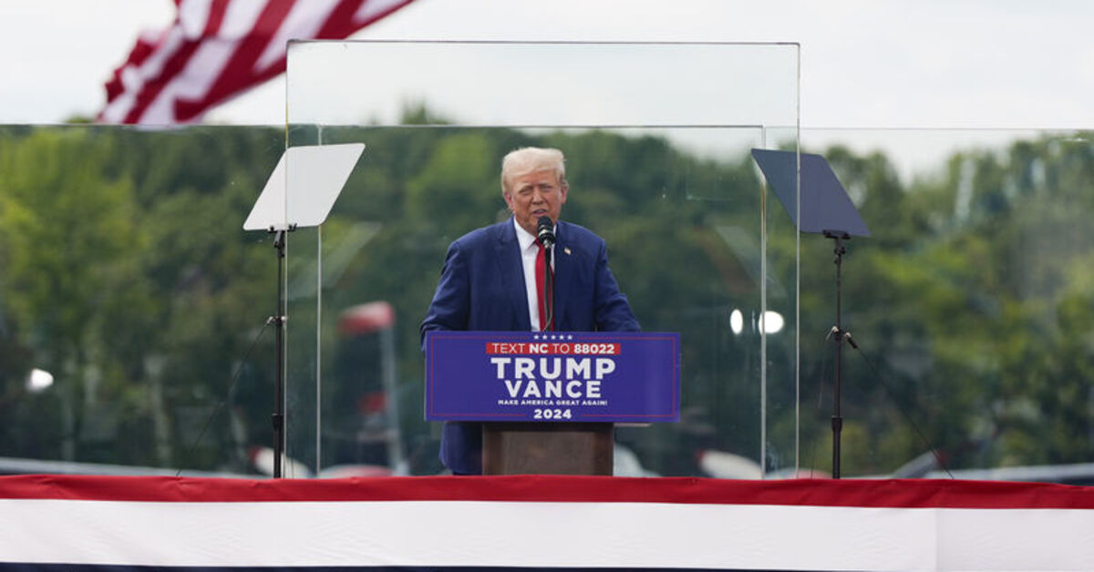 Suikast girişiminin ardından ilk kez açık havada miting düzenledi: Trump kurşun geçirmez camın arkasından konuştu