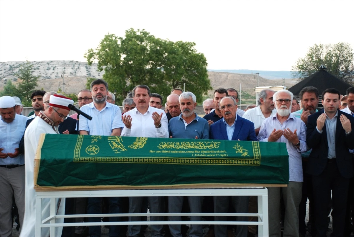 Yazar ve Akademisyen Prof. Dr. Ersin Nazif Gürdoğan’ın Cenazesi Eskişehir’de Defnedildi